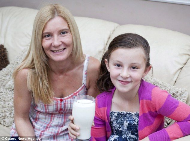Kako bi preživjela, djevojka je prisiljena piti tri litre mlijeka dnevno