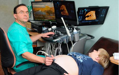 Liječnik opstetričara i ginekologa, ultrazvučna dijagnostika najviše kategorije, Yavorsky Yuri Tsezarevich, liječnik s radnim iskustvom od 32 godine